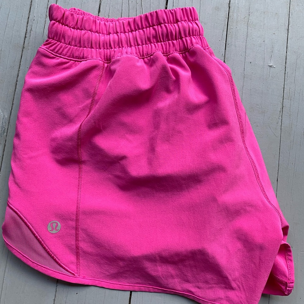Lululemon Sonic Pink Hotty Hot II Shorts, 6T